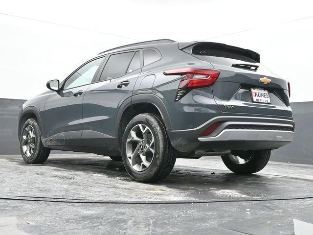 Used 2025 Chevrolet Trax LT image 46