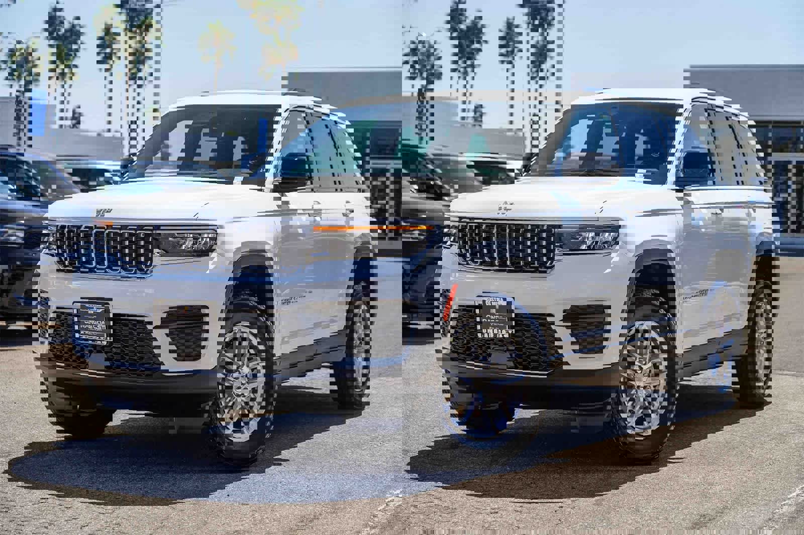 New 2025 Jeep Grand Cherokee Laredo X w/ Luxury Tech Group I