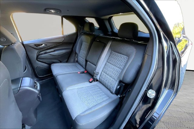 Used 2024 Chevrolet Equinox LT FWD image 16