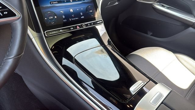 Certified 2025 Mercedes-Benz GLC 300 4MATIC image 31
