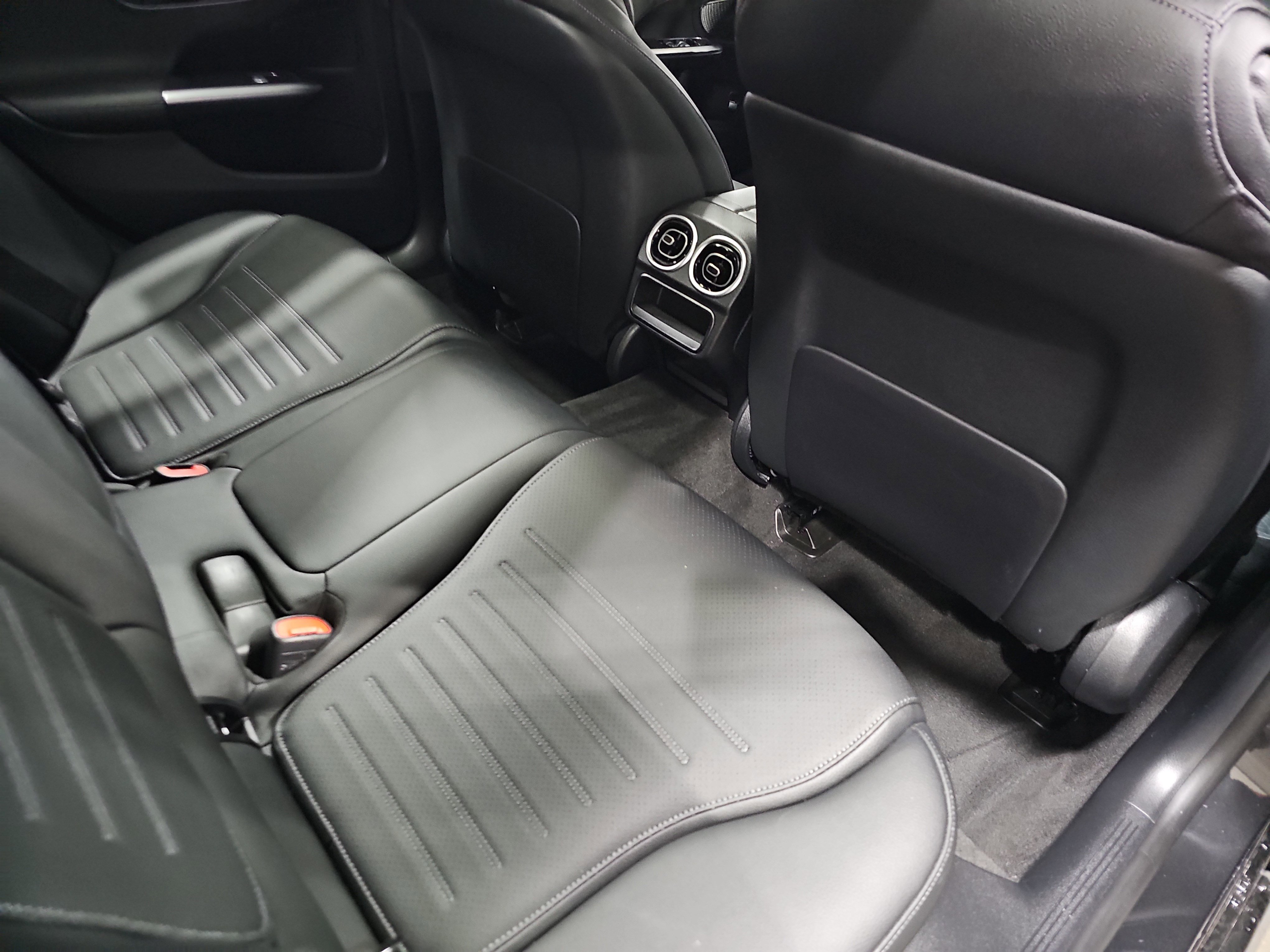 Certified 2023 Mercedes-Benz C 300 Sedan image 12