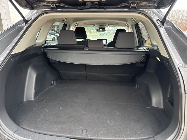 Used 2025 Toyota RAV4 XLE AWD/4WD image 28