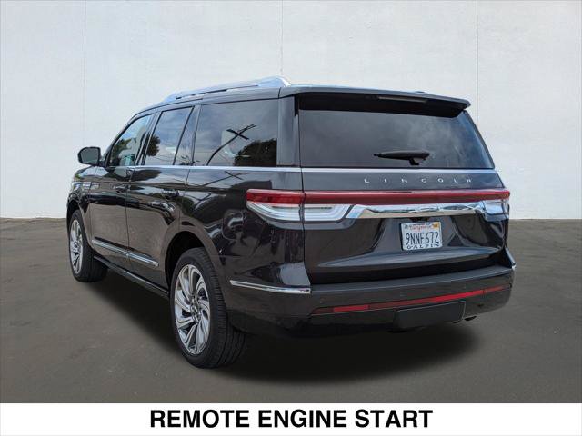 Used 2024 Lincoln Navigator Reserve AWD/4WD image 3
