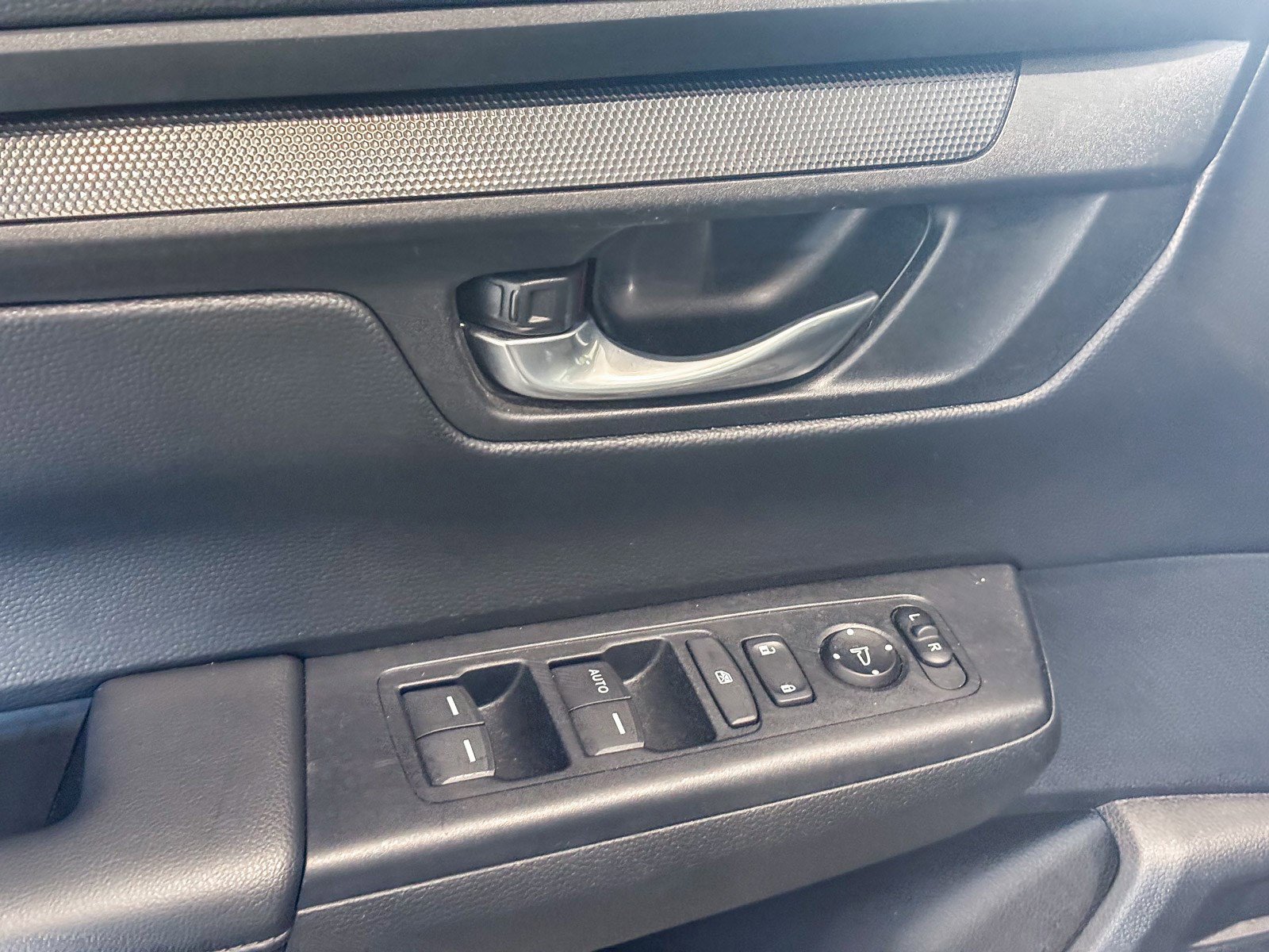 Used 2023 Honda CR-V LX image 20