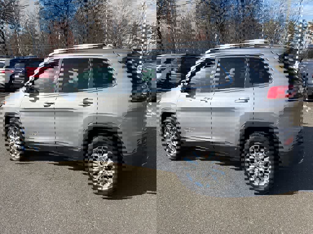 Used 2015 Jeep Cherokee Limited image 18