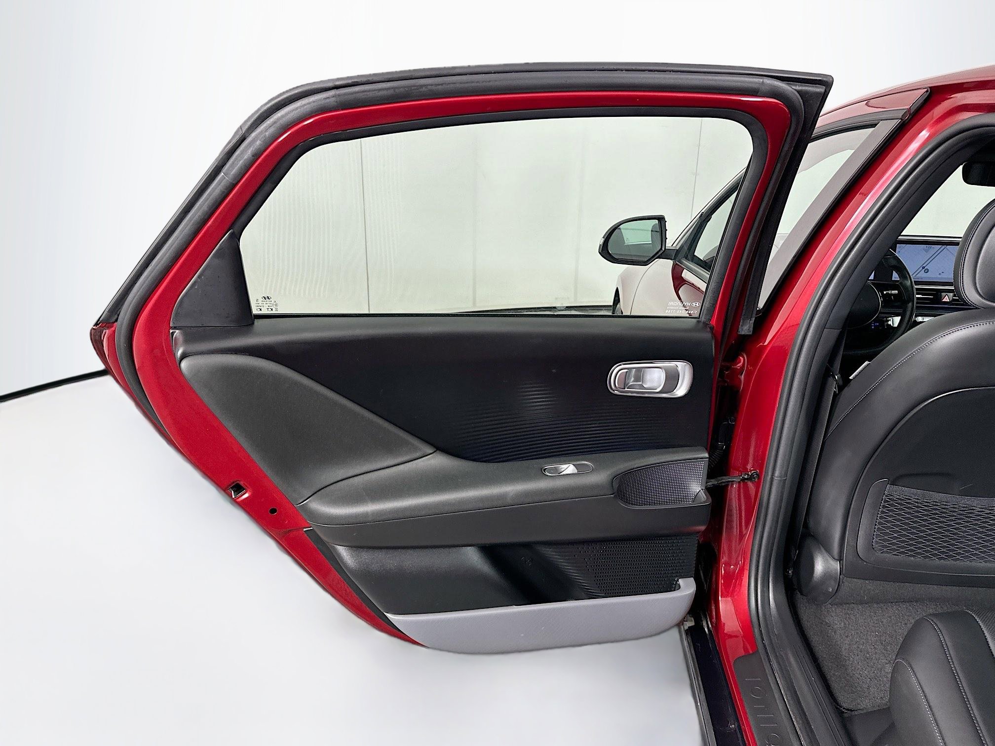 Used 2023 Hyundai Ioniq 6 SEL image 25