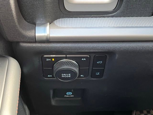 Used 2025 Ford Expedition Active image 32