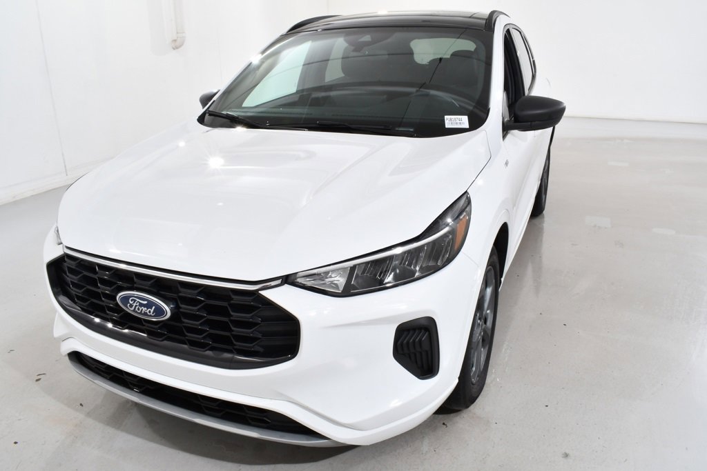 Used 2023 Ford Escape ST-Line w/ Tech Pack #1 image 2