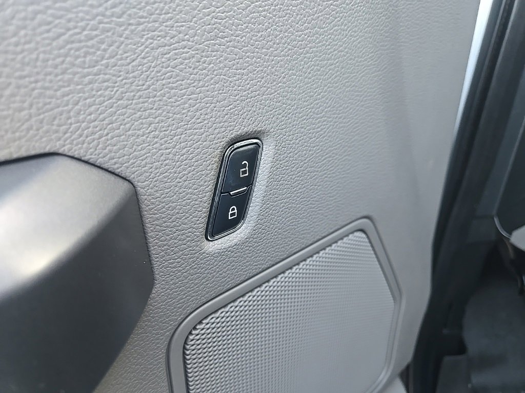 Used 2015 Ford F150 XLT image 35