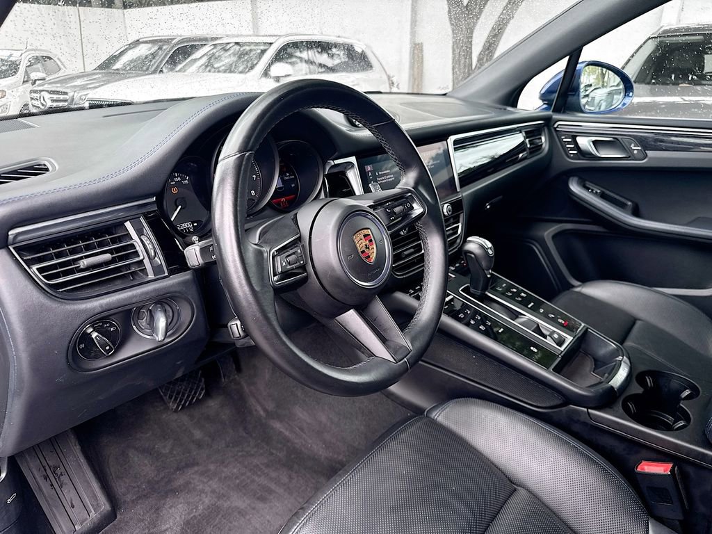 Used 2023 Porsche Macan image 10