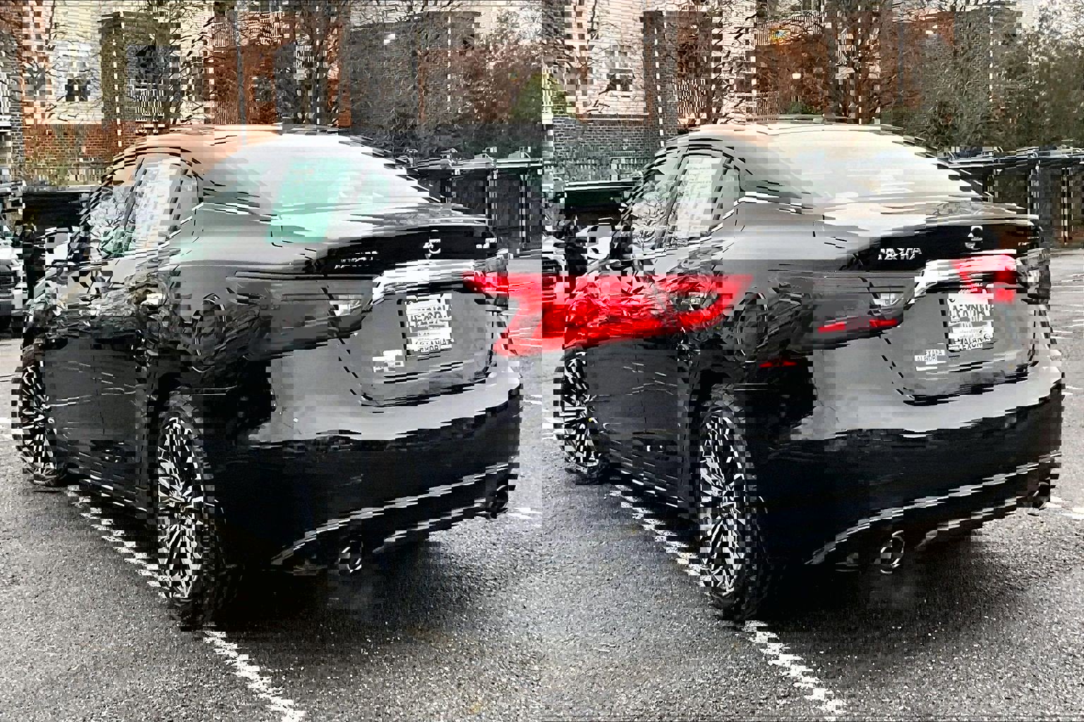 Used 2018 Nissan Maxima Platinum image 11