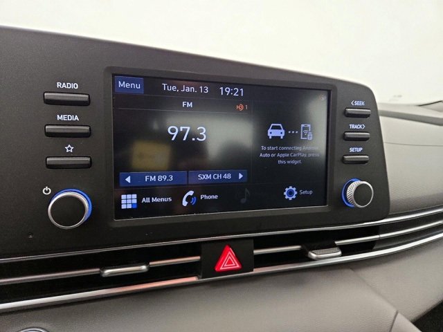 Used 2022 Hyundai Elantra SEL image 3