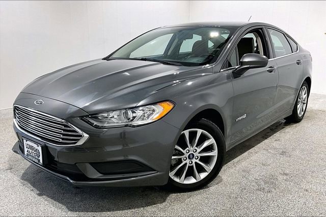 Used 2017 Ford Fusion S image 3