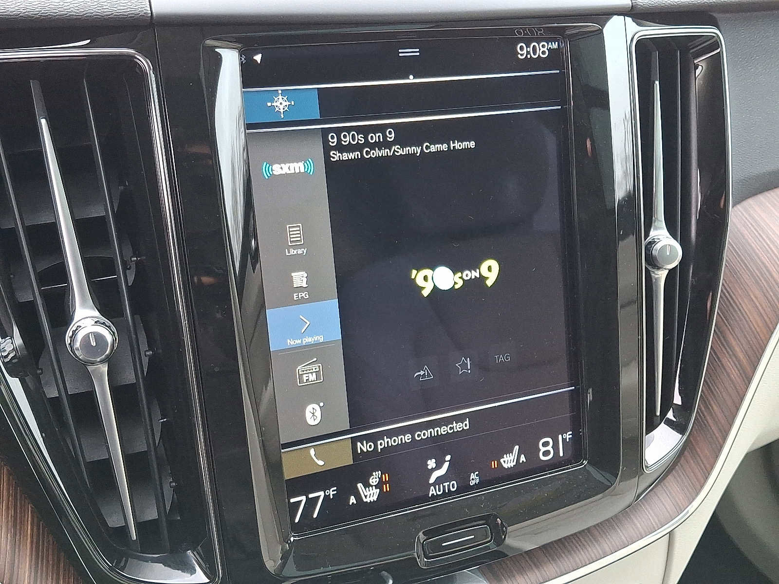 Used 2021 Volvo XC60 T5 Momentum w/ Premium Package image 18