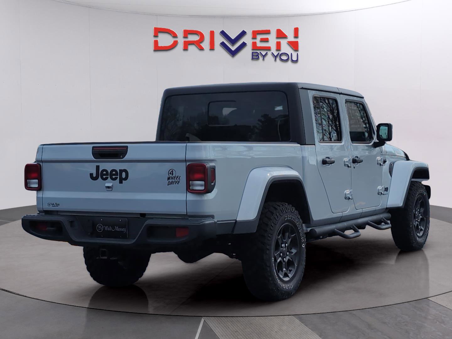 Used 2023 Jeep Gladiator Willys image 6