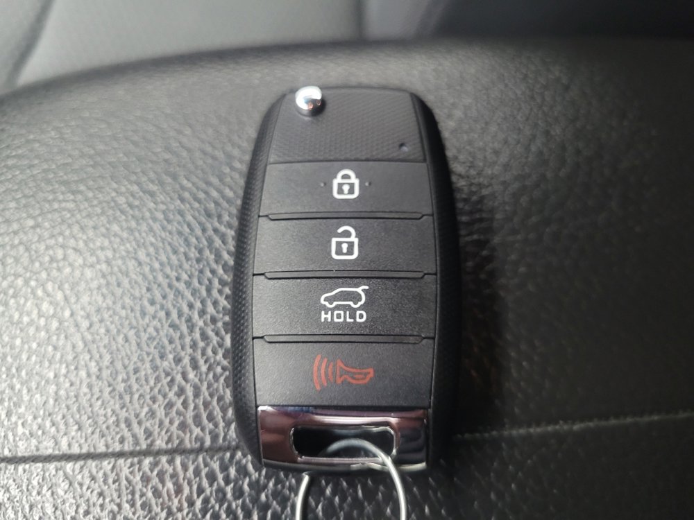 Used 2013 Kia Sorento LX w/ Convenience Pkg image 32