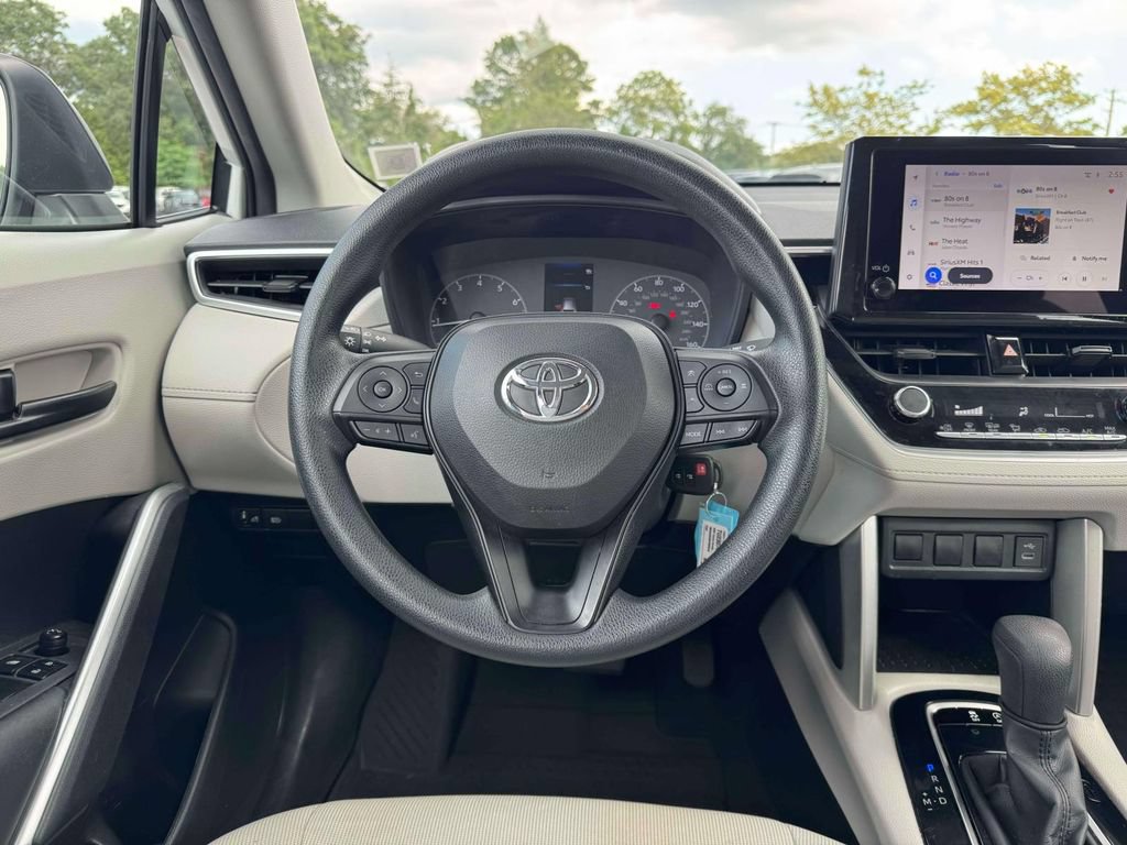 Used 2023 Toyota Corolla Cross L FWD image 21
