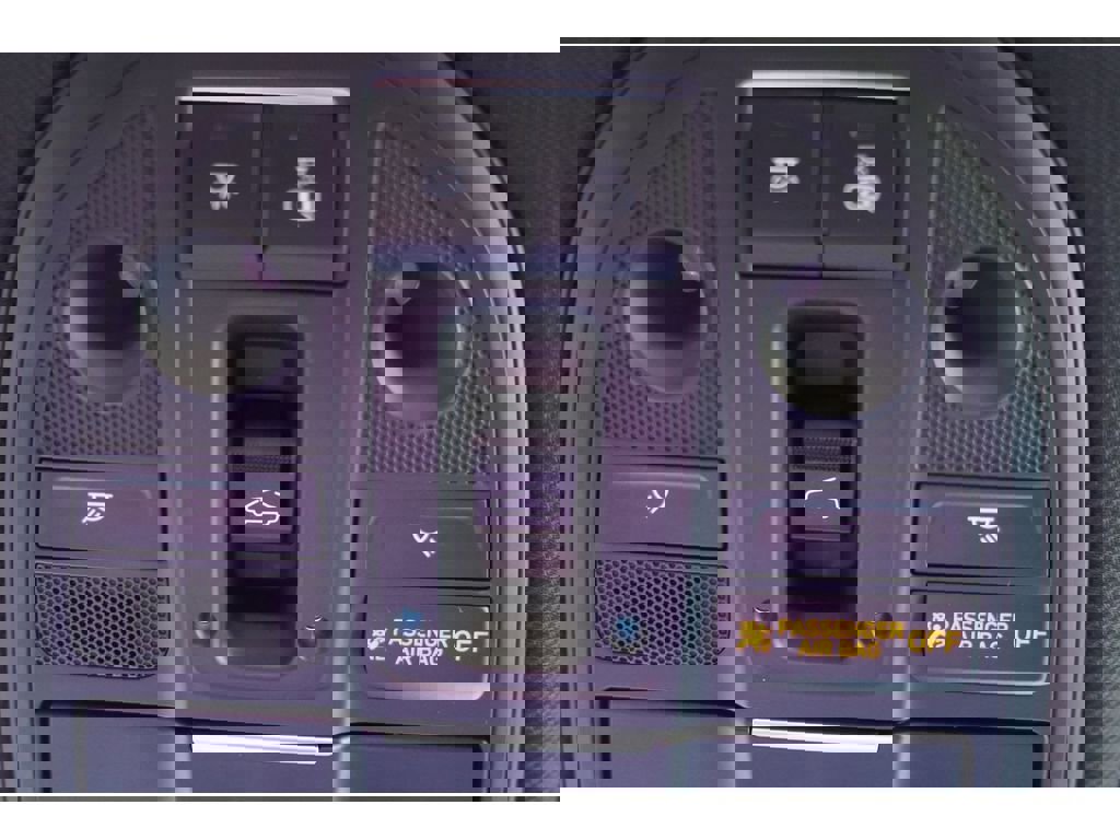 Used 2023 Genesis G70 2.0T w/ Sport Prestige Package image 27