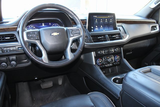 Used 2023 Chevrolet Suburban Premier image 5