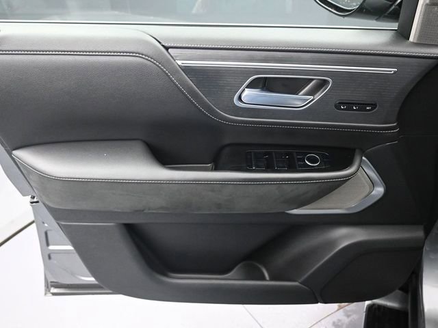 Used 2025 INFINITI QX80 Sensory image 30