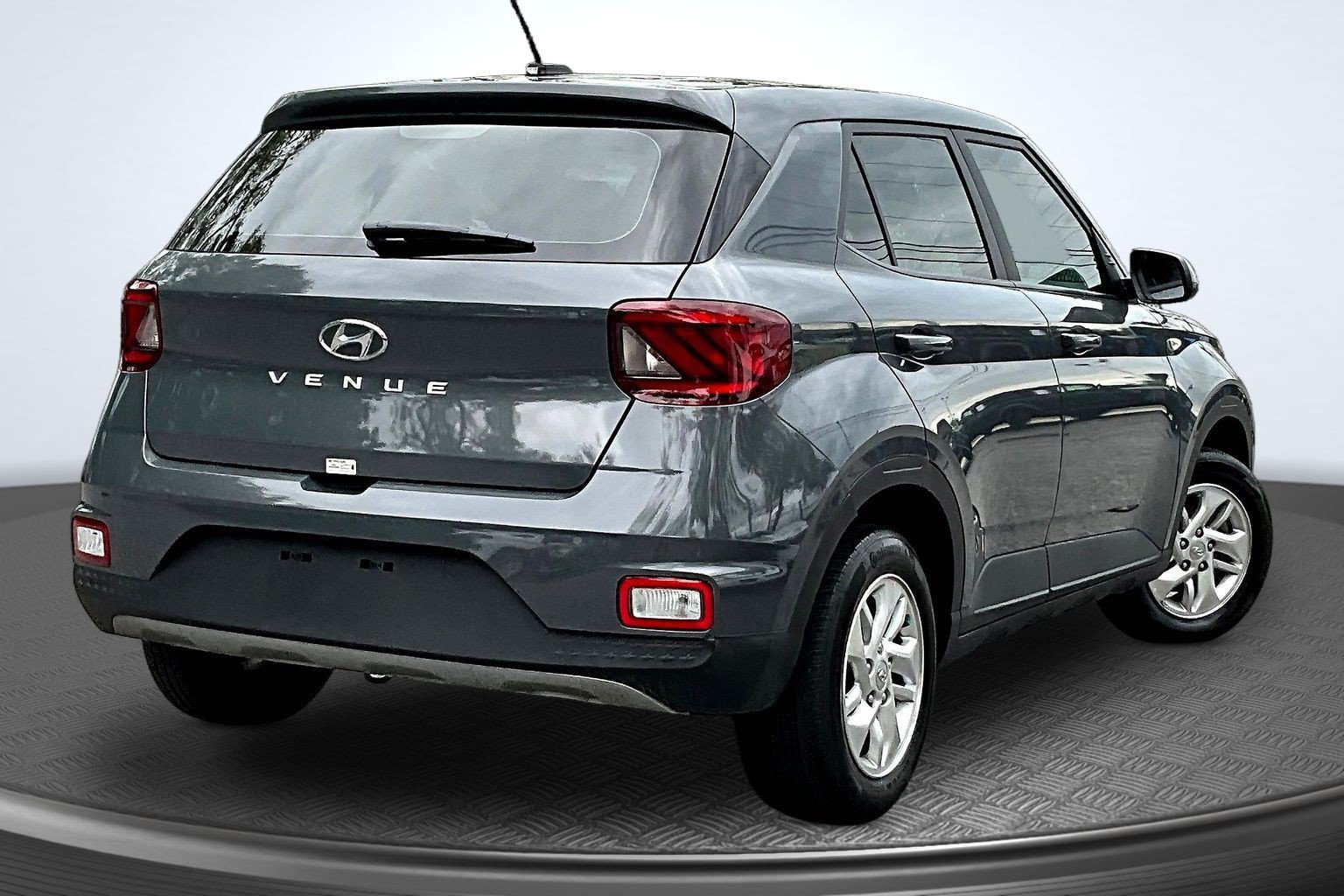 Used 2026 Hyundai Venue SE FWD image 6