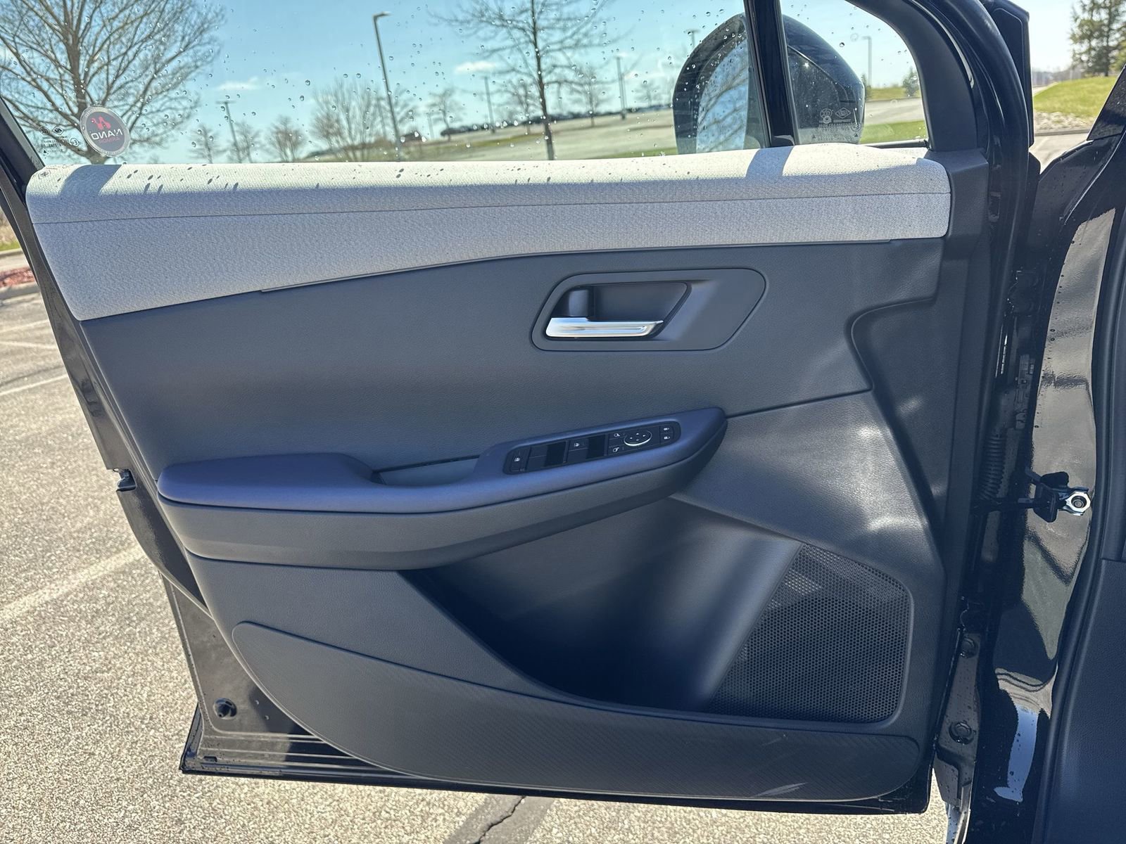 New 2026 Nissan Leaf SV+ w/ Illuminated Package image 25