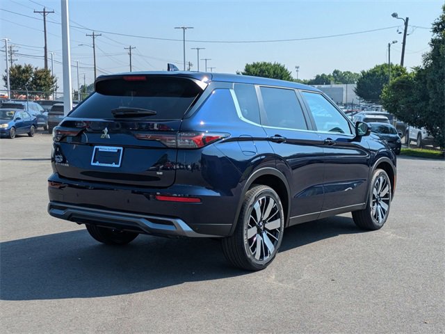 New 2025 Mitsubishi Outlander SE image 3