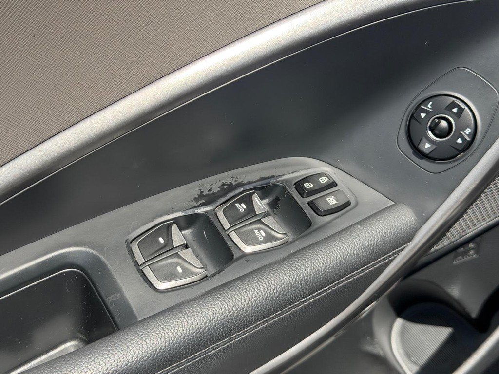 Used 2015 Hyundai Santa Fe Limited w/ Option Group 04 FWD image 14