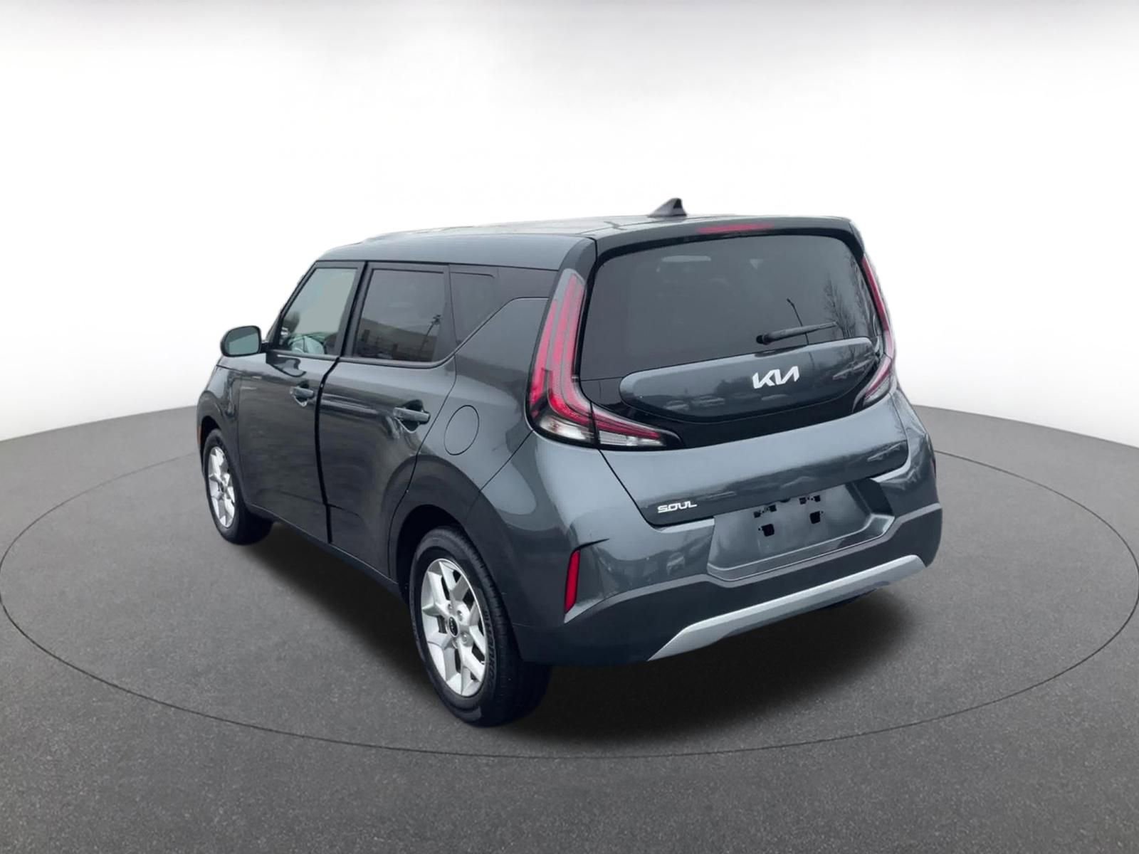 Used 2025 Kia Soul LX w/ LX Technology Package image 11