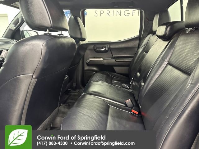 Used 2022 Toyota Tacoma Limited image 18