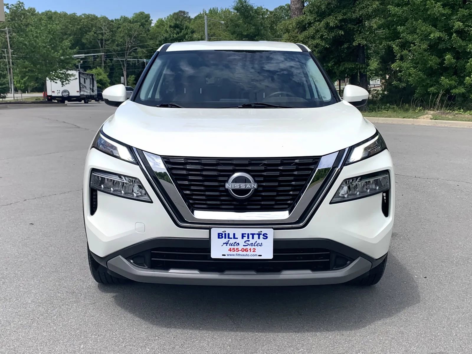Used 2022 Nissan Rogue SV FWD image 2