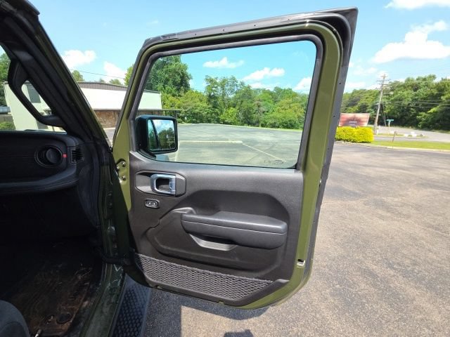 Used 2024 Jeep Wrangler Unlimited Rubicon w/ Technology Group AWD/4WD image 23