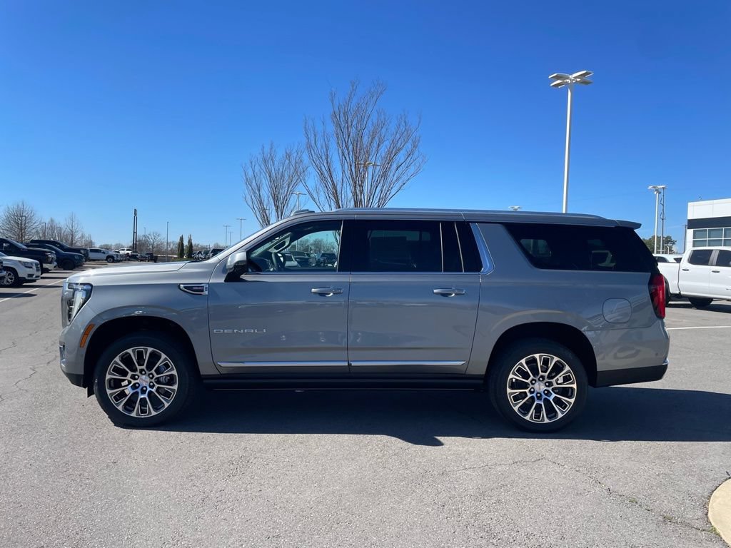 New 2026 GMC Yukon XL Denali w/ Sun & Power Step Package AWD/4WD image 4