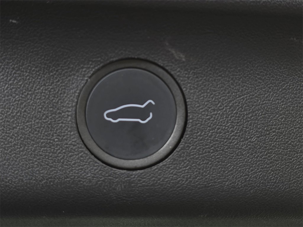 Used 2023 Tesla Model Y Long Range image 29