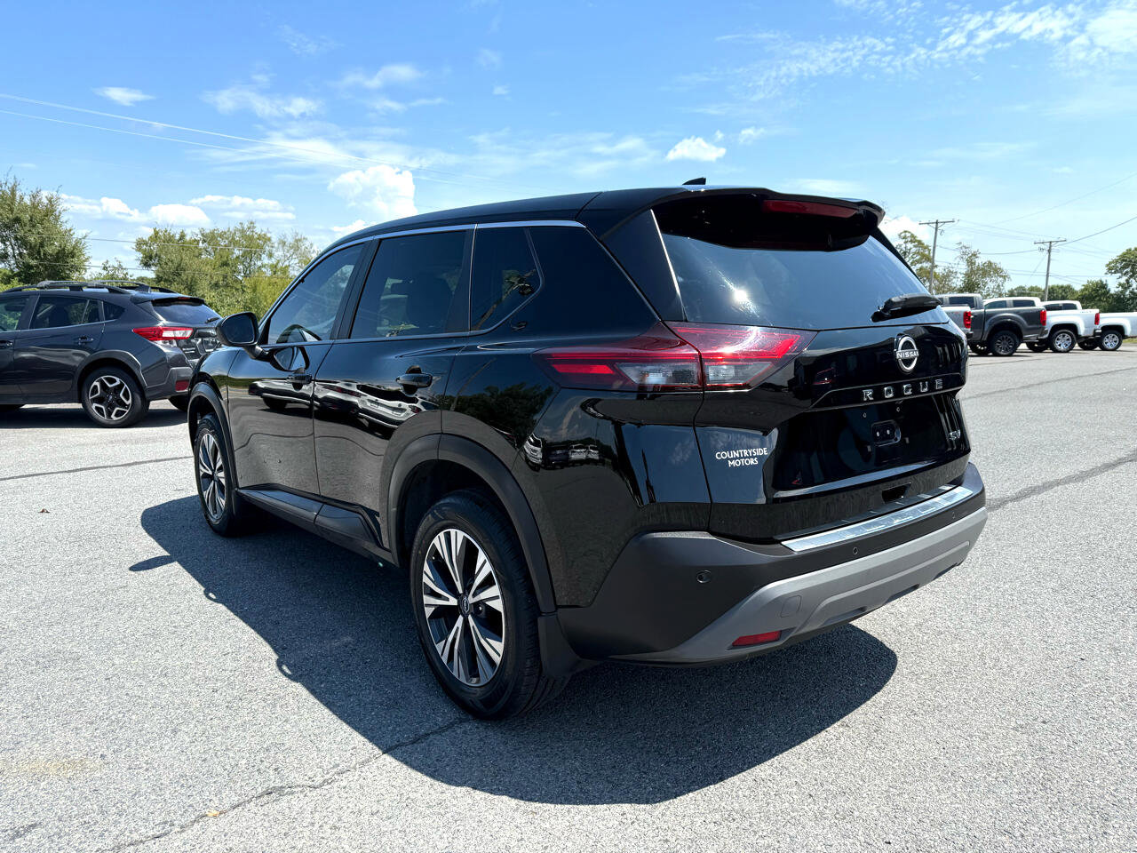 Used 2023 Nissan Rogue SV FWD image 4