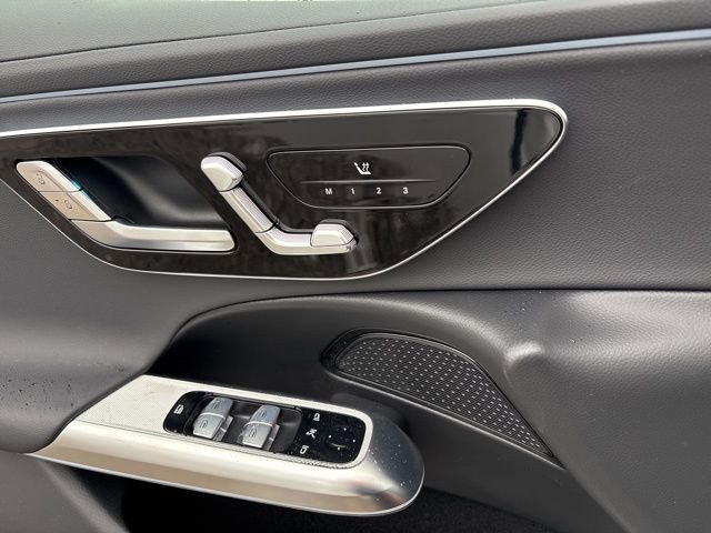 Used 2025 Mercedes-Benz E 350 4MATIC Sedan image 23