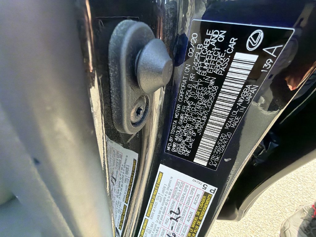 Used 2020 Lexus UX 200 w/ Accessory Package FWD image 29