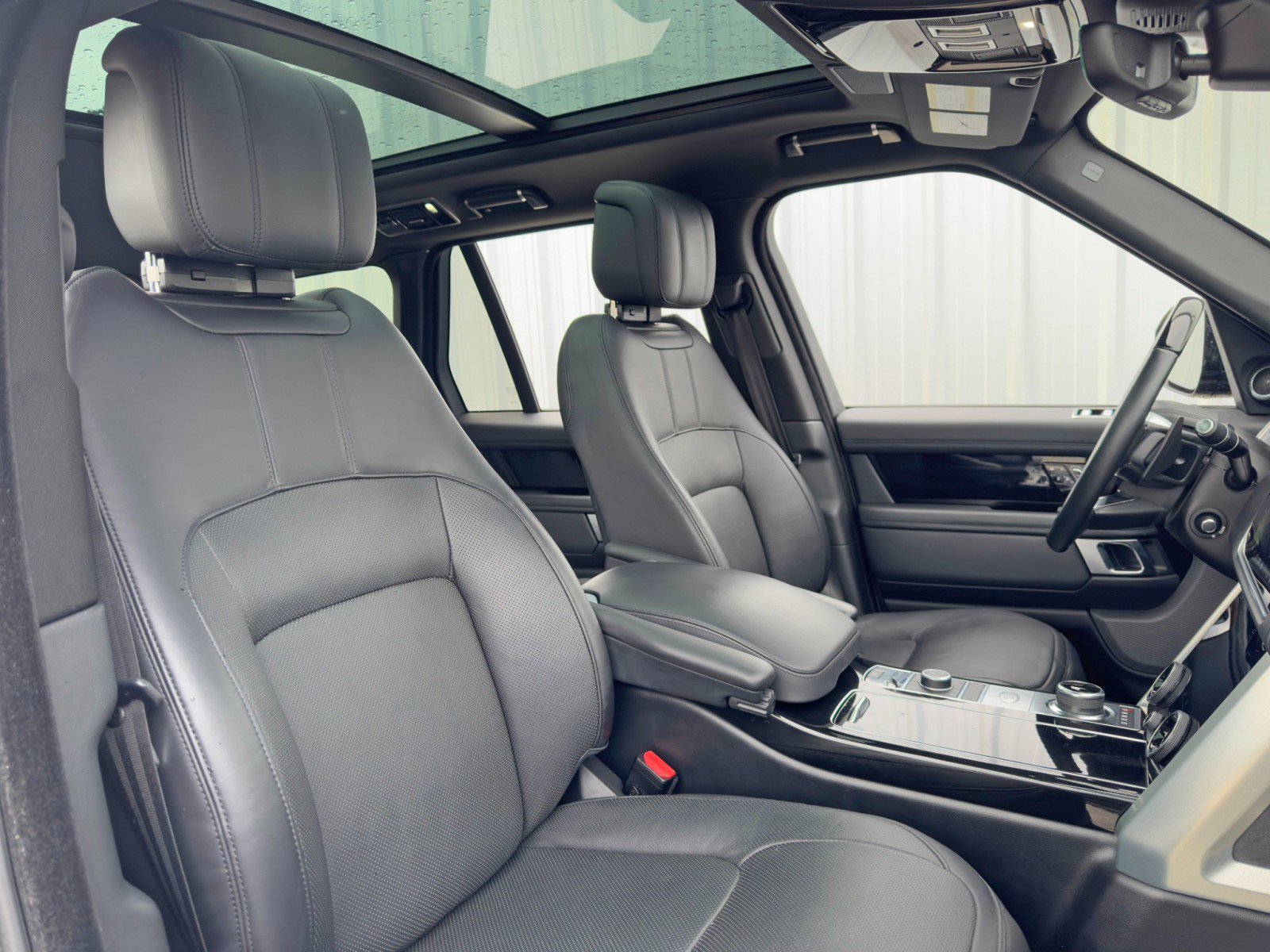 Used 2020 Land Rover Range Rover HSE image 44