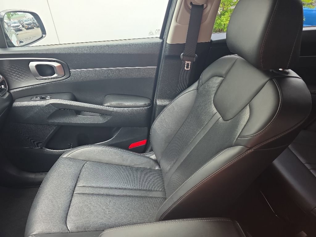 Used 2023 Kia Sorento S w/ Panoramic Sunroof Package FWD image 29