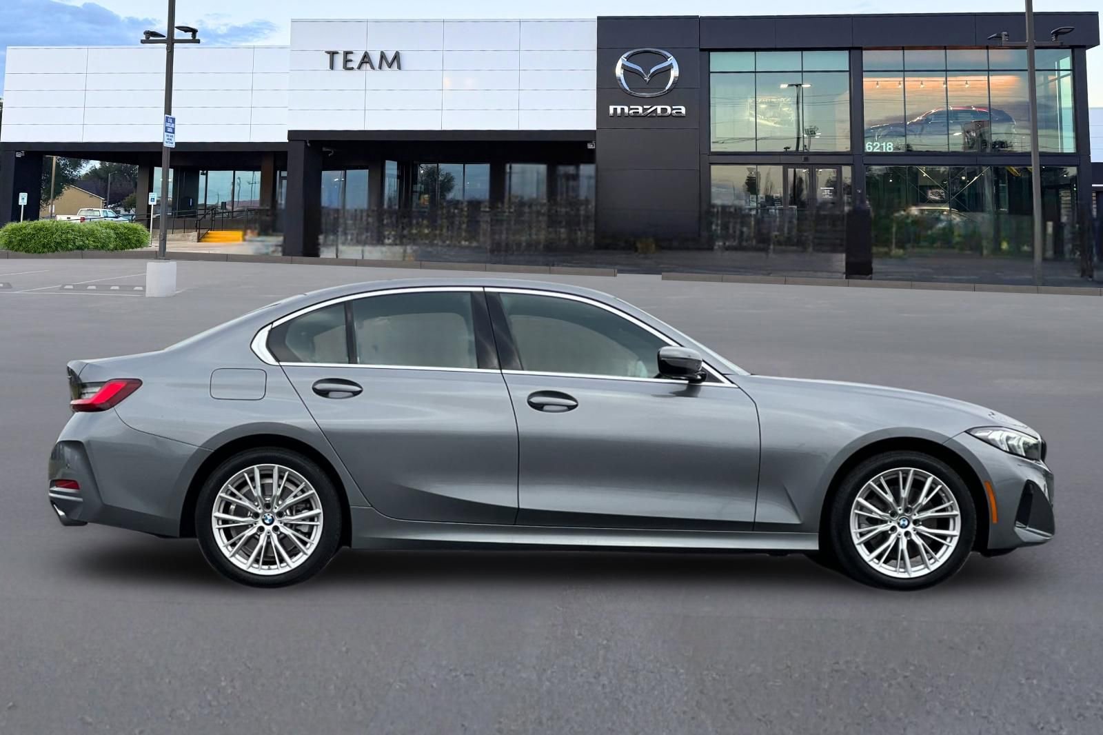 Used 2024 BMW 330i Sedan image 3