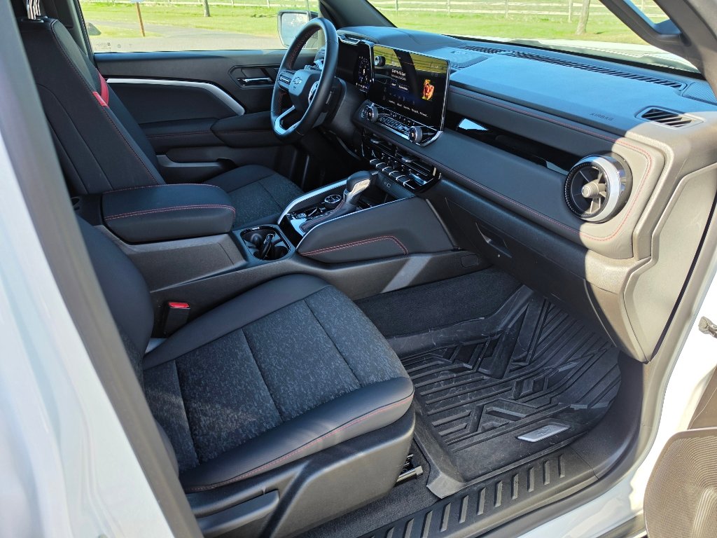 Used 2024 Chevrolet Colorado Z71 w/ Z71 Convenience Package 2 image 23