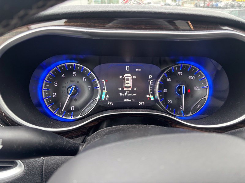 Used 2022 Chrysler Pacifica Limited FWD image 8