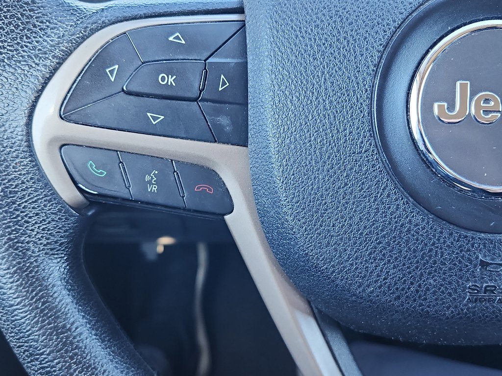 Used 2016 Jeep Cherokee Sport image 14