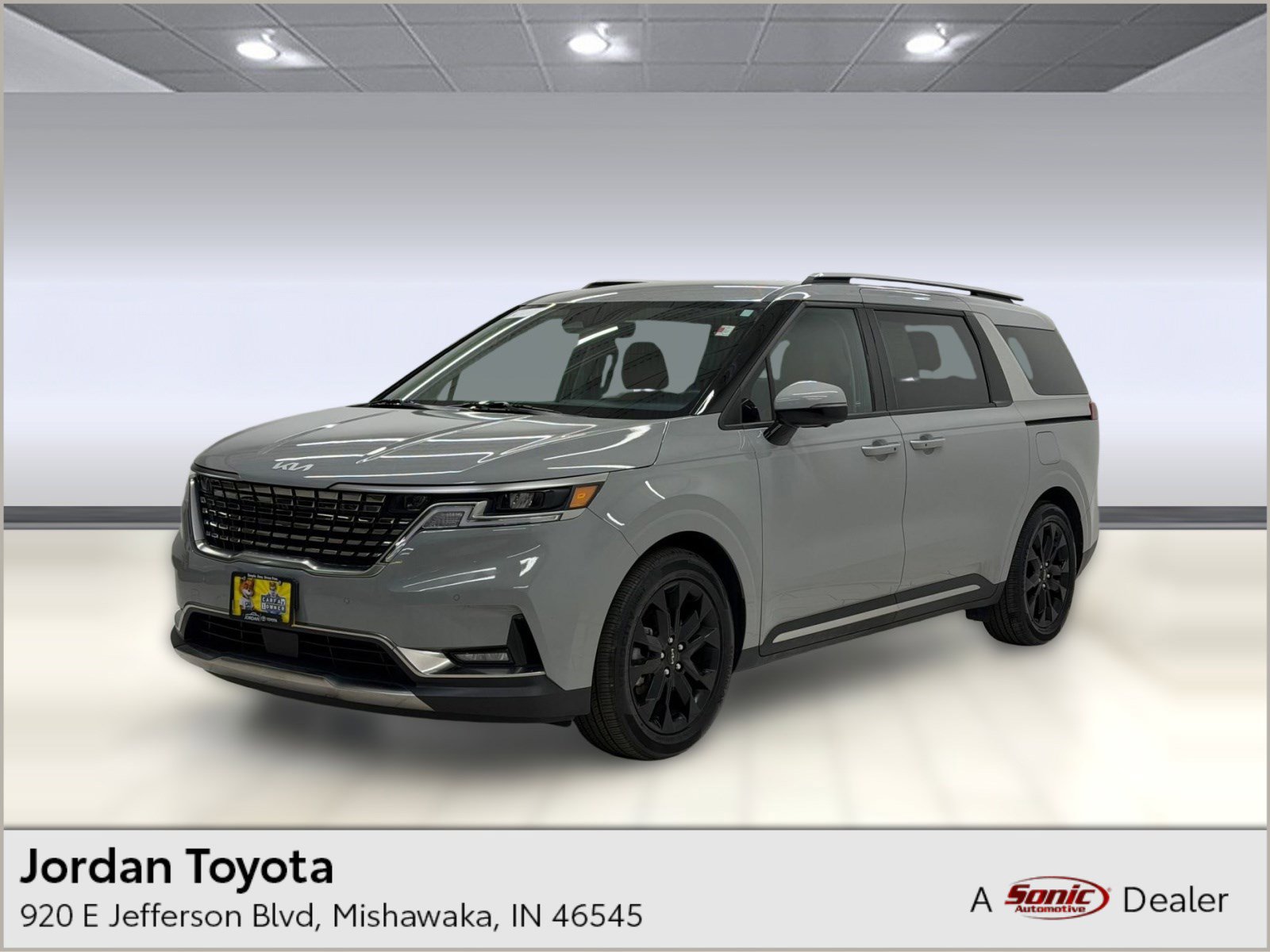 Used 2024 Kia Carnival SX FWD image 1