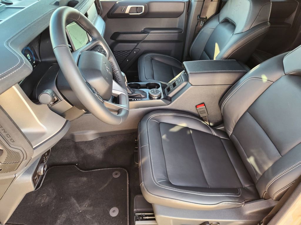 New 2025 Ford Bronco Outer Banks image 9