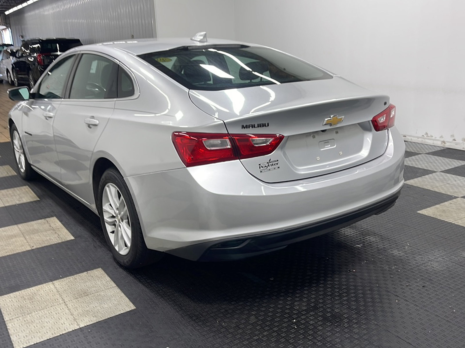 Used 2018 Chevrolet Malibu LT FWD image 15