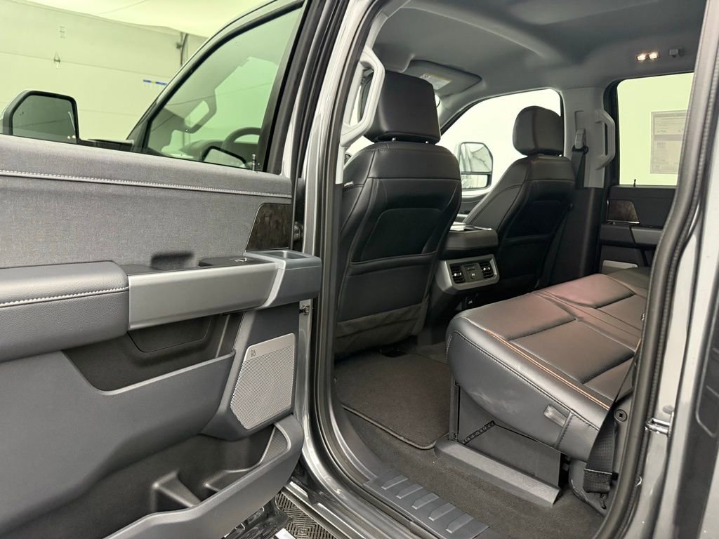 New 2026 Ford F250 Lariat w/ Chrome Package image 28