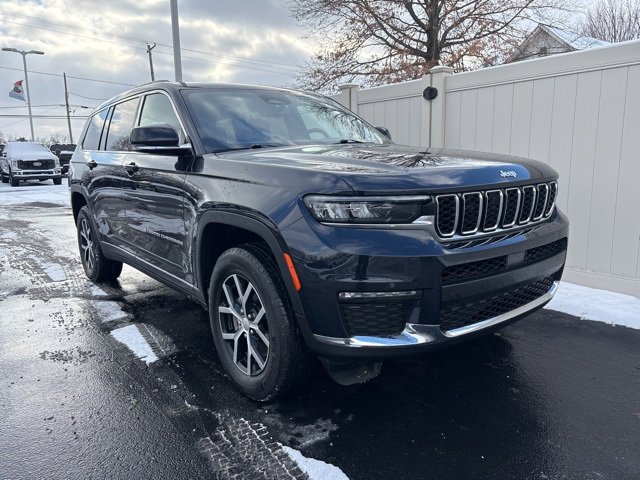 Used 2024 Jeep Grand Cherokee L Limited image 2
