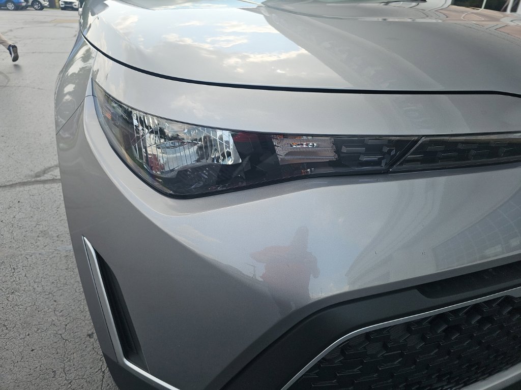 Used 2025 Kia Soul LX FWD image 7