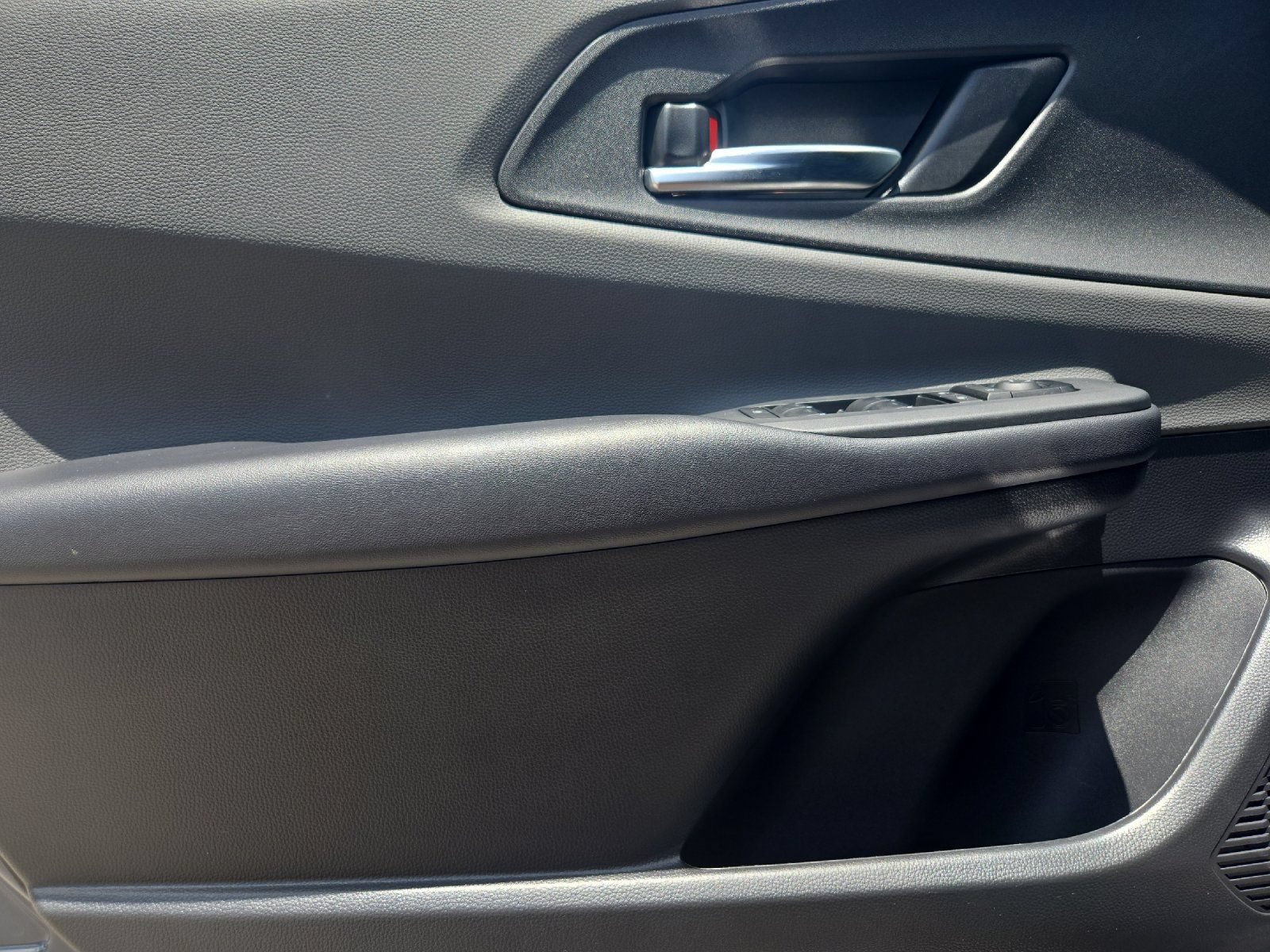 Certified 2026 Toyota Prius XLE FWD image 10